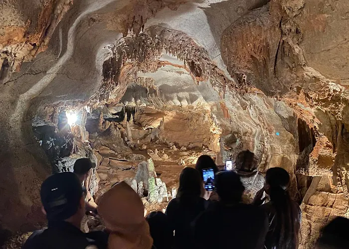Endless Caverns Rv Resort & Cavern Tours